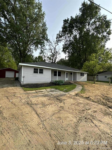 7025 Coldwater Rd, Flushing, MI 48433
