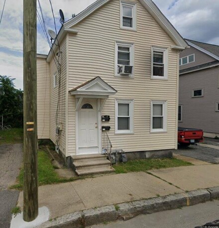 126 Ash St, Nashua, NH 03060