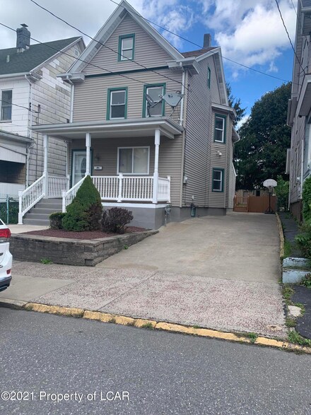 611 N Locust St, Hazleton, PA 18201