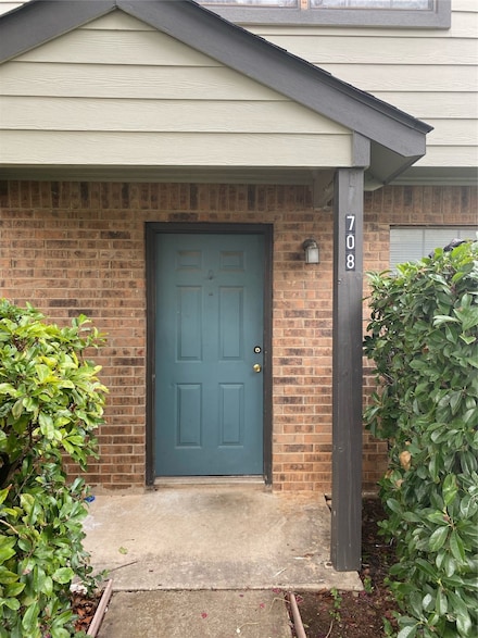 708 W Collins St, Denton, TX 76201
