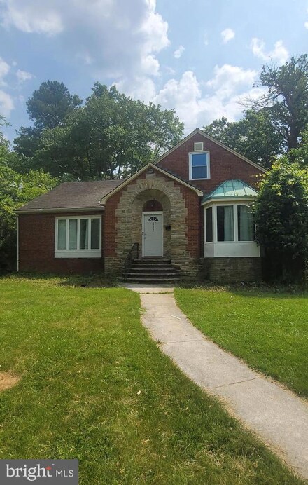 6706 Cross Country Blvd, Baltimore, MD 21215