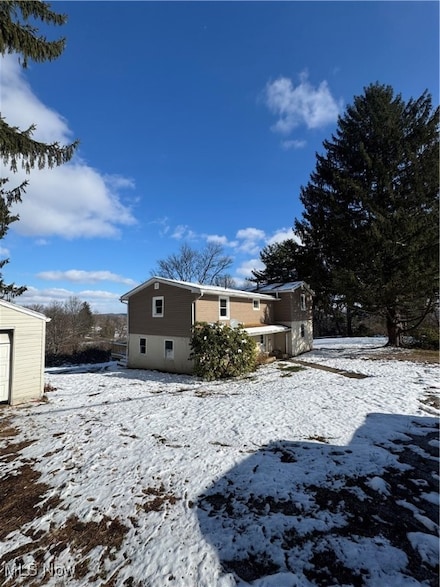 782 Hill St, Coshocton, OH 43812