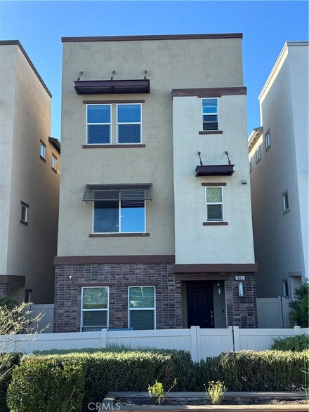 603 Daniel Freeman Cir, Inglewood, CA 90301