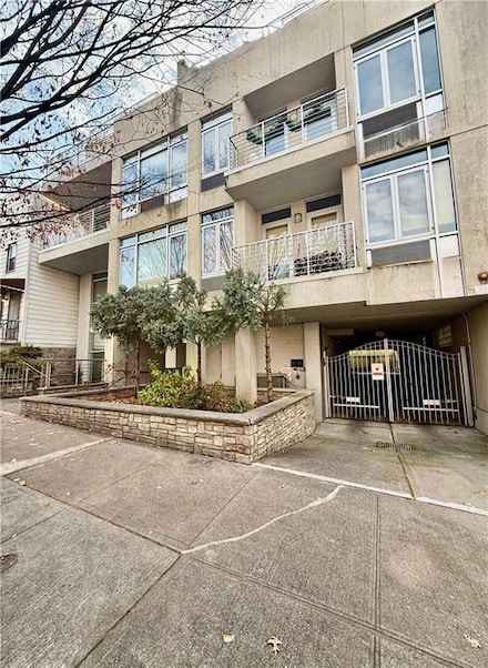 282 21st St Unit 2C, Brooklyn, NY 11215