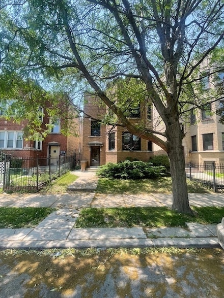 5444 N Kimball Ave Unit 2, Chicago, IL 60625