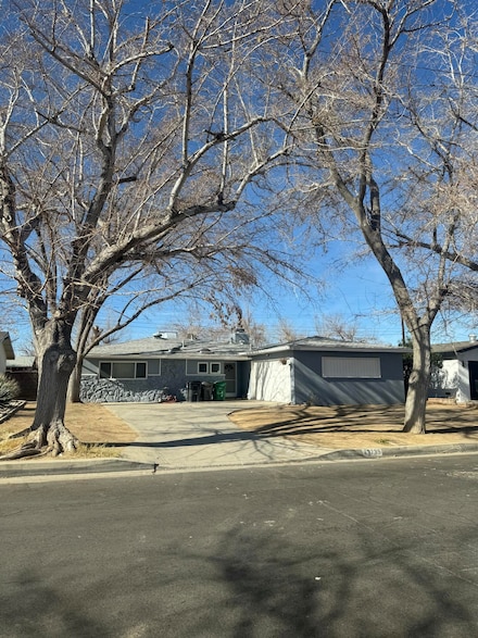 43735 Hardwood Ave, Lancaster, CA 93534