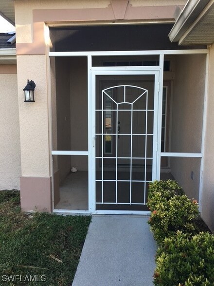 2125 SW 15th St, Cape Coral, FL 33991
