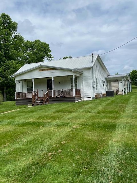 833 E Headquarters Rd, Carlisle, KY 40311