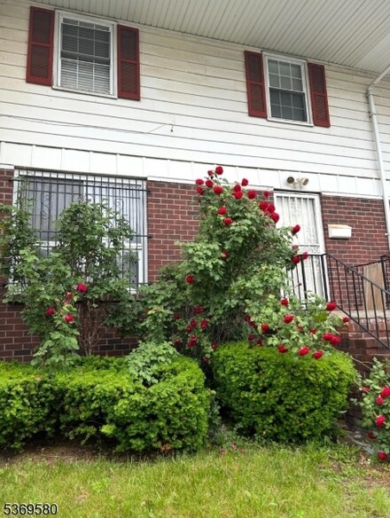 291 13th Ave, Newark, NJ 07103