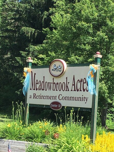 2 Maple Ct, Brimfield, MA 01010
