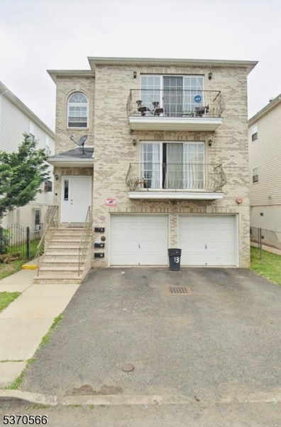 13 Lisa Ct, Newark, NJ 07112