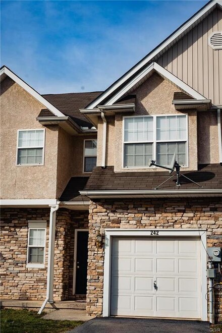 242 Maple Ct, Alburtis, PA 18011