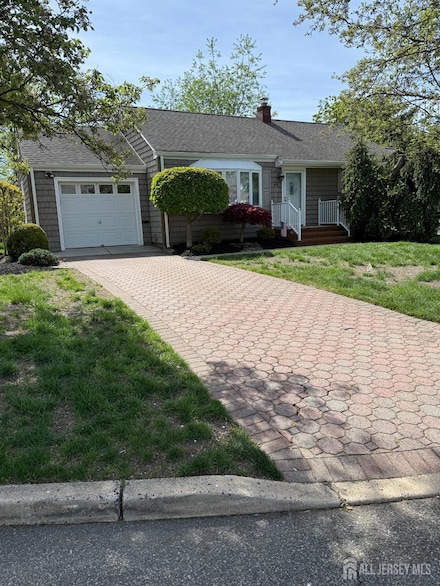 43 Maplewood Ave, Colonia, NJ 07067