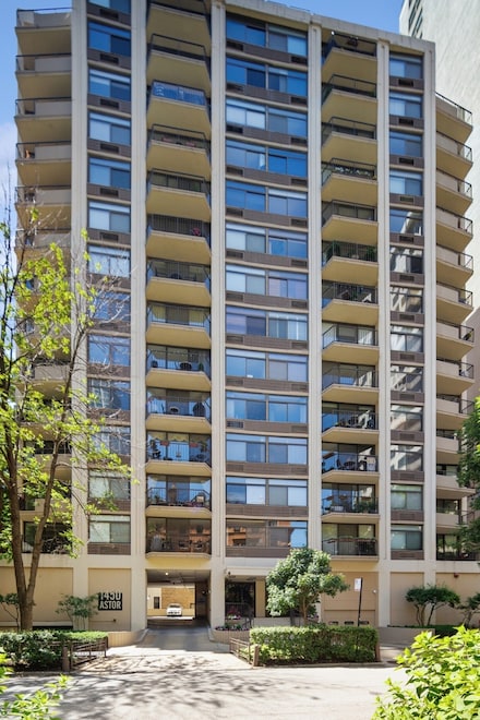 1450 N Astor St Unit 5C, Chicago, IL 60610