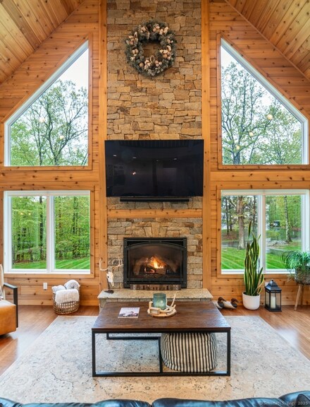 732 Hulls Hill Rd, Southbury, CT 06488