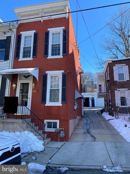 811 W Norwegian St, Pottsville, PA 17901