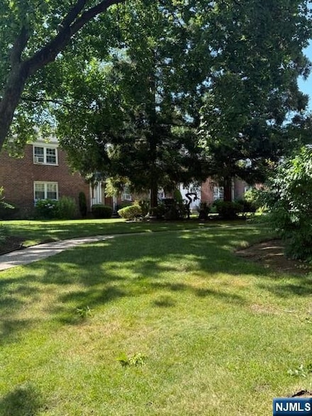 100 Huguenot Ave Unit 2A, Englewood, NJ 07631