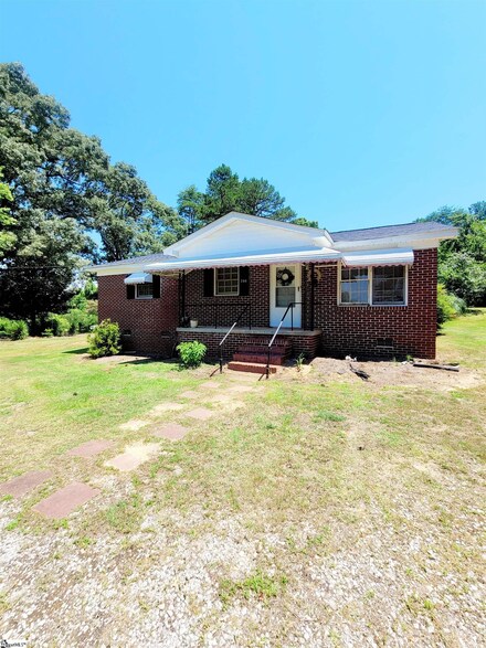 266 Eisontown Rd, Jonesville, SC 29353