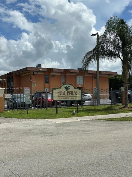 9487 SW 76th St Unit M8, Miami, FL 33173