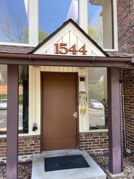 1544 Summer Run Dr Unit 103, Florissant, MO 63033