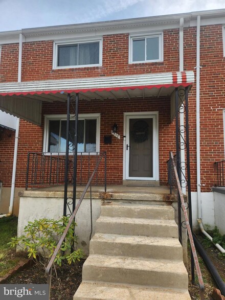 1517 Hopewell Ave, Essex, MD 21221