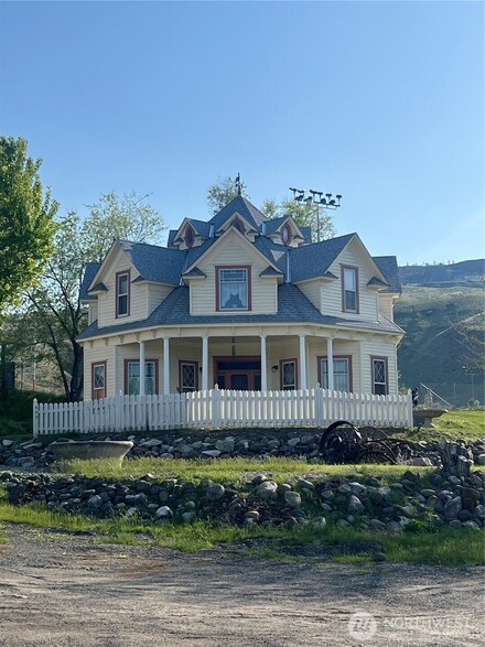 600 12th St, Bridgeport, WA 98813
