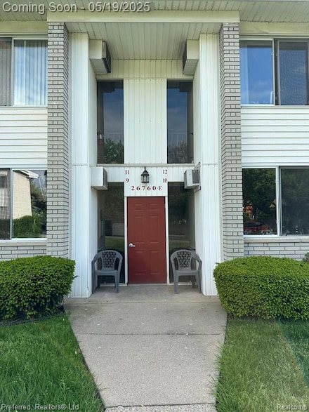 26760 Joy Rd Unit E12, Redford, MI 48239