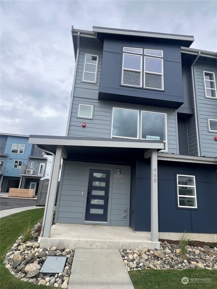 668 38th St, Bellingham, WA 98229