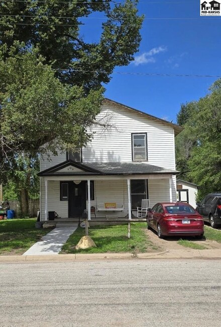 103 Smith St, Hutchinson, KS 67501