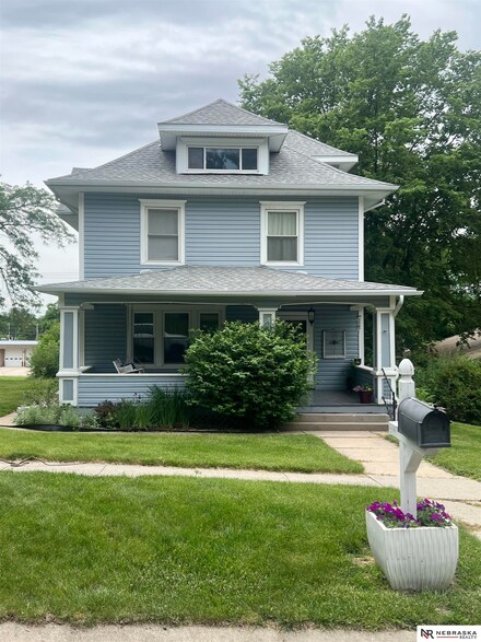 512 N Thomas Ave, Oakland, NE 68045