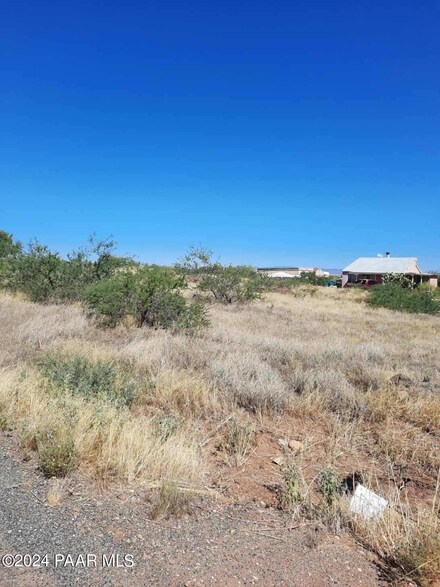 20236 E Yucca Dr, Mayer, AZ 86333