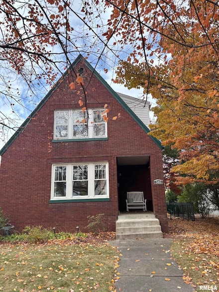 310 Woodland Place, Jacksonville, IL 62650