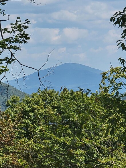 000 Severance Rd, Hillsboro, NH 03244