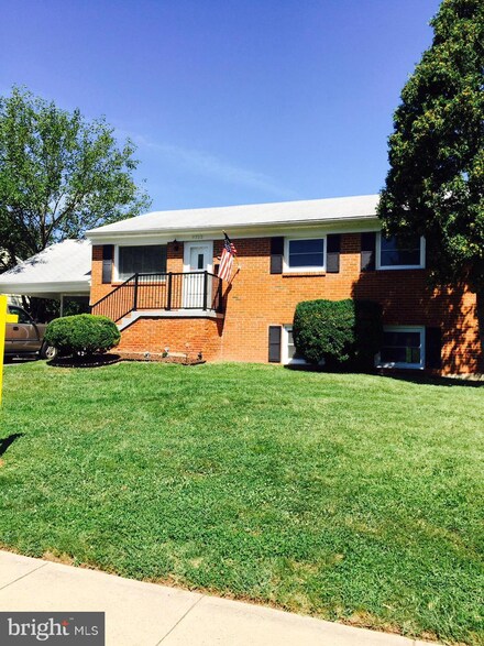 9722 Damascus Dr, Manassas, VA 20109