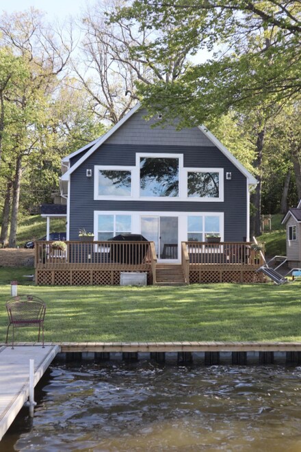 1575 E Clearwater St, Grant, MI 49327