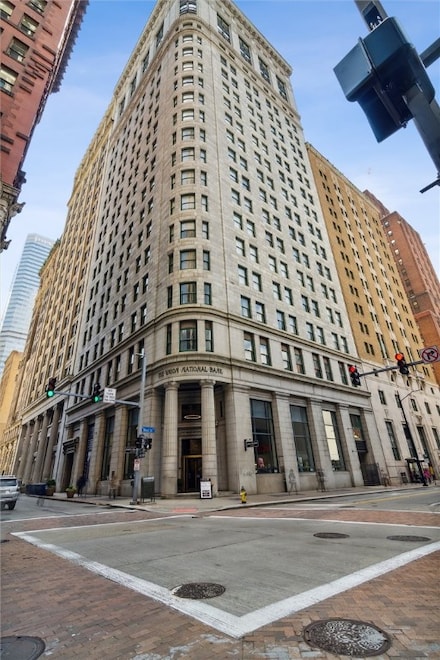 306 4th Ave Unit 902, Pittsburgh, PA 15222