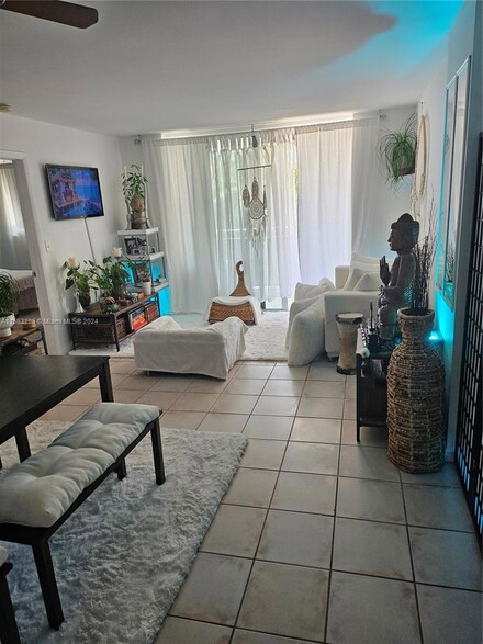 1605 Bay Rd Unit 406, Miami Beach, FL 33139