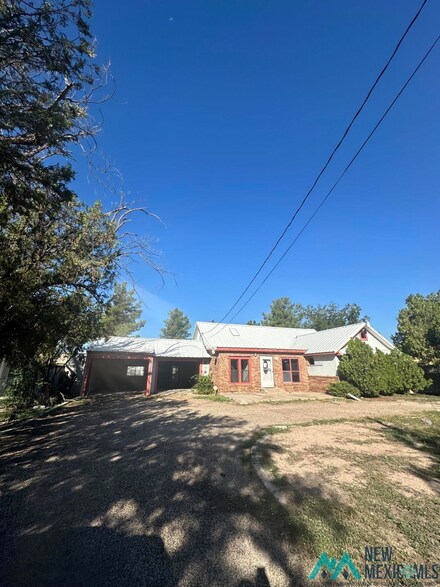 3209 Old Cavern Hwy, Carlsbad, NM 88220