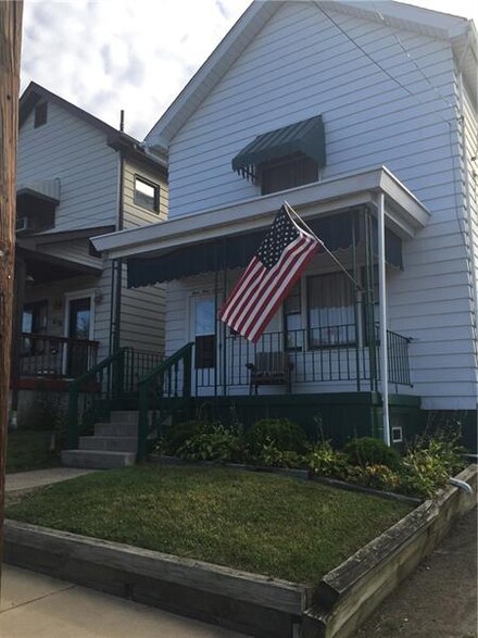 417 Pennsylvania Ave, Rochester, PA 15074