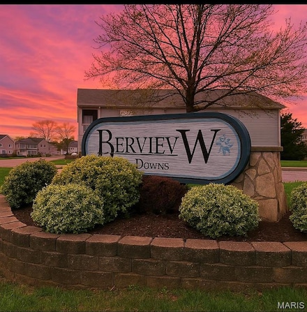 1 Berview Cir Unit B, Saint Louis, MO 63129