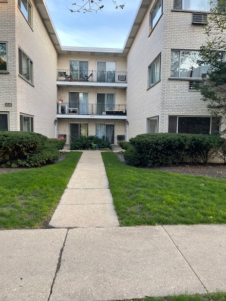 810 Dobson St Unit 2B, Evanston, IL 60202