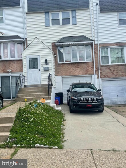 3709 Clarendon Ave, Philadelphia, PA 19114