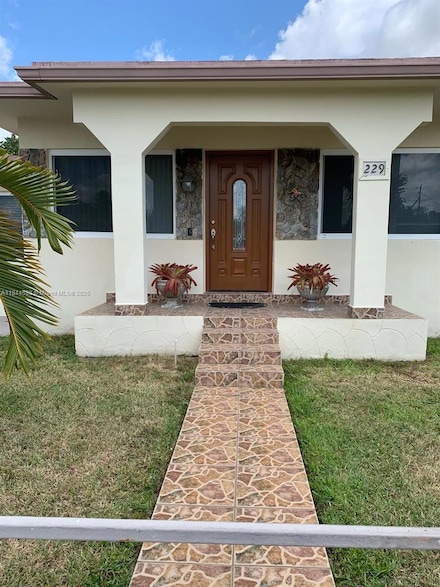 229 W 14th St, Hialeah, FL 33010