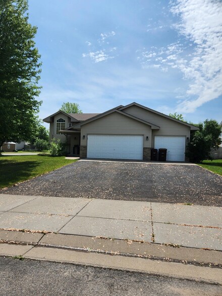 614 Sunset St, Buffalo, MN 55313