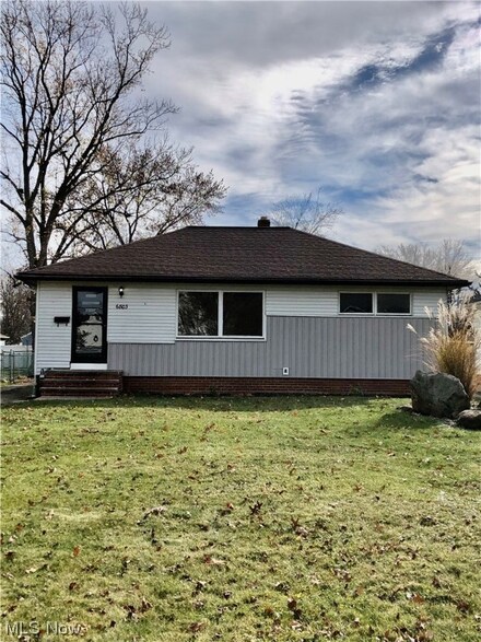 6803 Middlebrook Blvd, Middleburg Heights, OH 44130