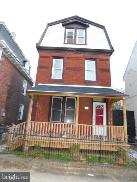 228 W Queen Ln, Philadelphia, PA 19144