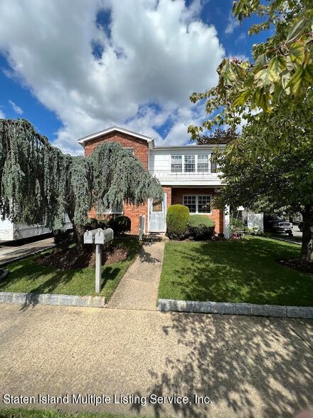 35 Nostrand Ave, Staten Island, NY 10314