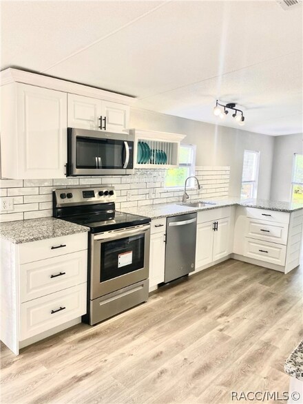 8211 S Cove Point, Floral City, FL 34436
