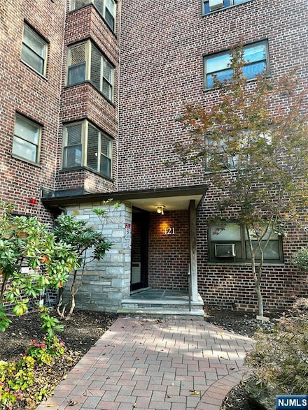 421 Park Place Unit 2B, Fort Lee, NJ 07024