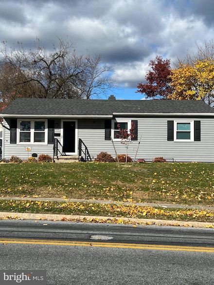 1004 Scenery Dr, Harrisburg, PA 17109